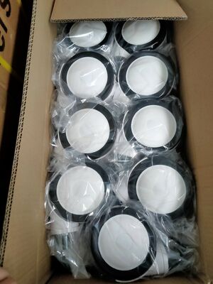 วัสดุตัวเรือนเหล็ก ล้อลูกล้อยาง พร้อมแกนล้อ PP ยาง และตลับลูกปืนสองชั้น เหมาะสำหรับการเคลื่อนย้ายอุปกรณ์